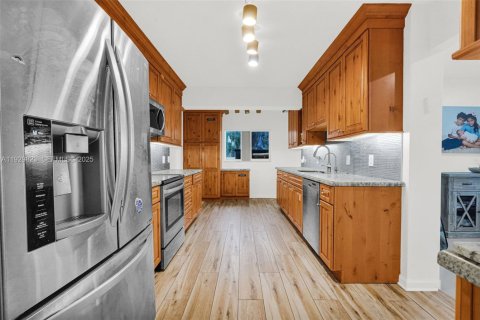 Купить виллу или дом в Холливуд, Флорида 4 спальни, 234.95м2, № 2034265 - фото 22