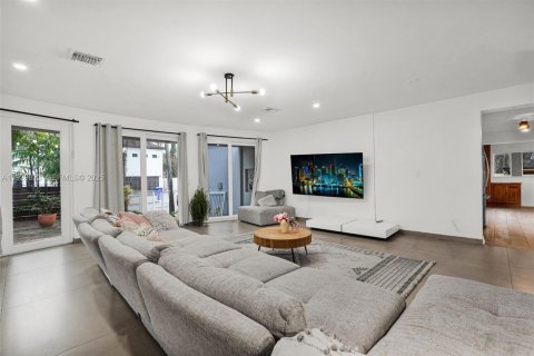 Купить виллу или дом в Холливуд, Флорида 4 спальни, 234.95м2, № 2034265 - фото 11