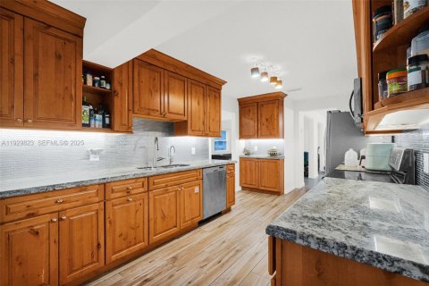 Купить виллу или дом в Холливуд, Флорида 4 спальни, 234.95м2, № 2034265 - фото 25