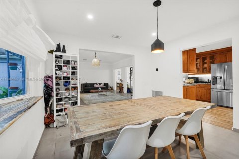 Купить виллу или дом в Холливуд, Флорида 4 спальни, 234.95м2, № 2034265 - фото 29