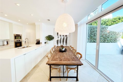 Touwnhouse à louer à Miami Beach, Floride: 4 chambres, 229.47 m2 № 2010872 - photo 5