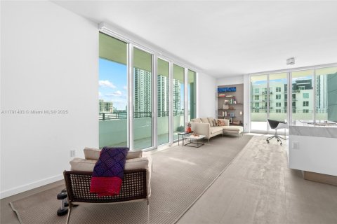 Condominio en venta en Miami, Florida, 2 dormitorios, 126.35 m2 № 1977115 - foto 20