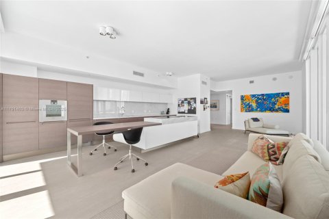 Condominio en venta en Miami, Florida, 2 dormitorios, 126.35 m2 № 1977115 - foto 19