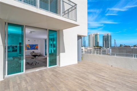 Condominio en venta en Miami, Florida, 2 dormitorios, 126.35 m2 № 1977115 - foto 15
