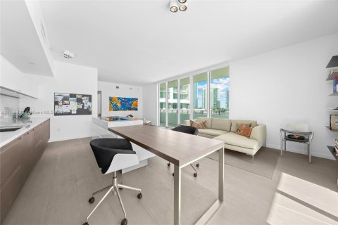 Condominio en venta en Miami, Florida, 2 dormitorios, 126.35 m2 № 1977115 - foto 18