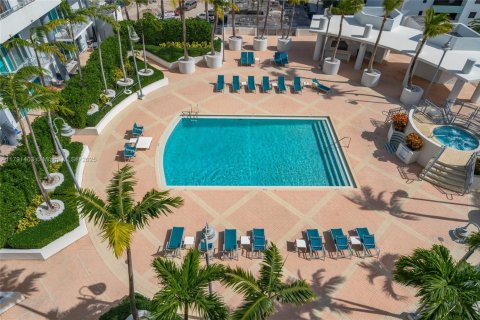 Condominio en venta en Miami, Florida, 2 dormitorios, 126.35 m2 № 1977115 - foto 8