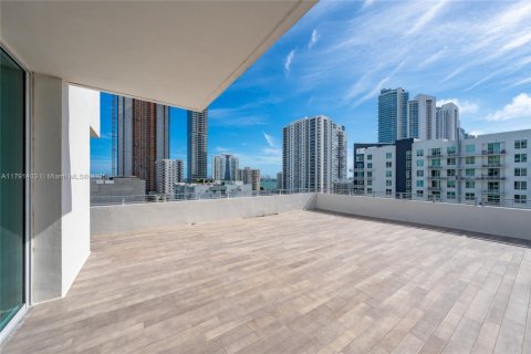 Condominio en venta en Miami, Florida, 2 dormitorios, 126.35 m2 № 1977115 - foto 14