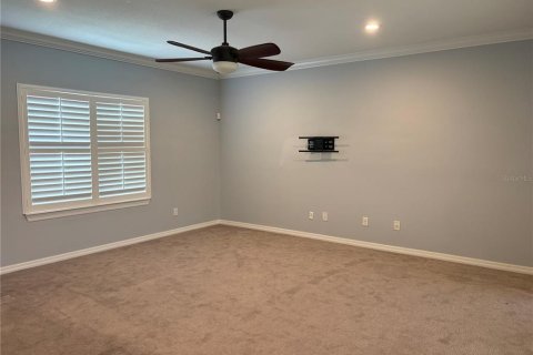 House in Winter Haven, Florida 4 bedrooms, 256.69 sq.m. № 2227965 - photo 16