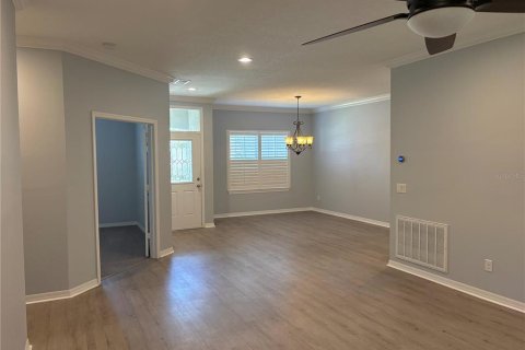 House in Winter Haven, Florida 4 bedrooms, 256.69 sq.m. № 2227965 - photo 7