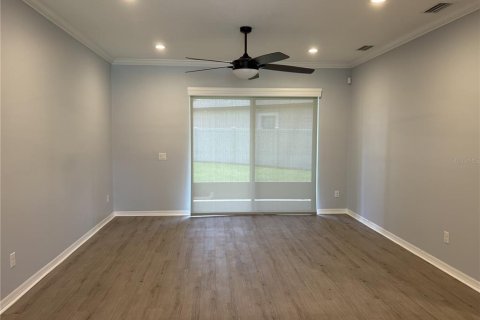 House in Winter Haven, Florida 4 bedrooms, 256.69 sq.m. № 2227965 - photo 6