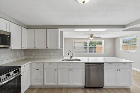 Villa ou maison à vendre à Port Richey, Floride: 2 chambres, 133.78 m2 № 2195761 - photo 4