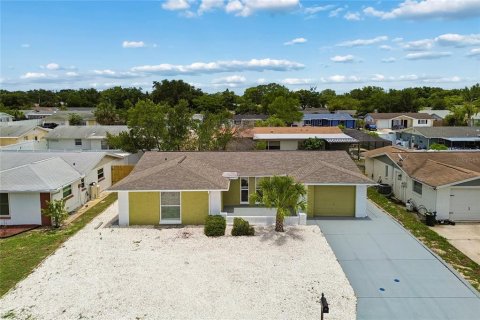 Villa ou maison à vendre à Port Richey, Floride: 2 chambres, 133.78 m2 № 2195761 - photo 10