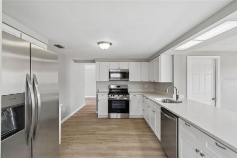 Villa ou maison à vendre à Port Richey, Floride: 2 chambres, 133.78 m2 № 2195761 - photo 5