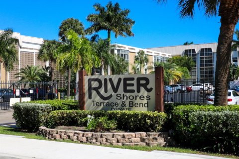 Condo in Oakland Park, Florida, 1 bedroom  № 2251172 - photo 18
