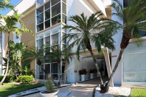 Condo in Oakland Park, Florida, 1 bedroom  № 2251172 - photo 17