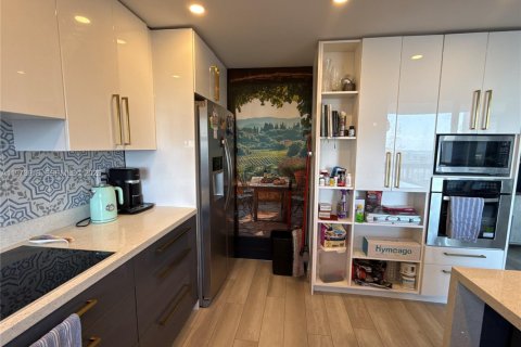 Купить кондоминиум в Майами, Флорида 2 спальни, 135.64м2, № 2033532 - фото 9