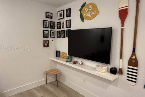 Купить кондоминиум в Майами, Флорида 2 спальни, 135.64м2, № 2033532 - фото 23