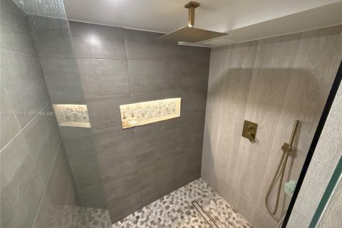 Купить кондоминиум в Майами, Флорида 2 спальни, 135.64м2, № 2033532 - фото 19