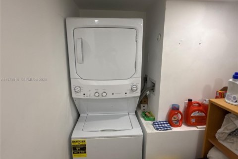 Купить кондоминиум в Майами, Флорида 2 спальни, 135.64м2, № 2033532 - фото 24