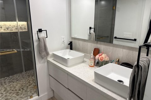 Купить кондоминиум в Майами, Флорида 2 спальни, 135.64м2, № 2033532 - фото 17