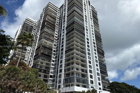 Condominio en Miami, Florida, 2 dormitorios  № 2033532
