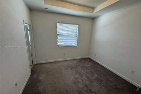 House in Homestead, Florida 3 bedrooms, 123.19 sq.m. № 1931759 - photo 12