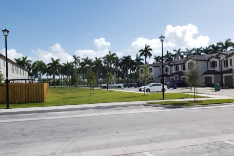 House in Homestead, Florida 3 bedrooms, 123.19 sq.m. № 1931759 - photo 21