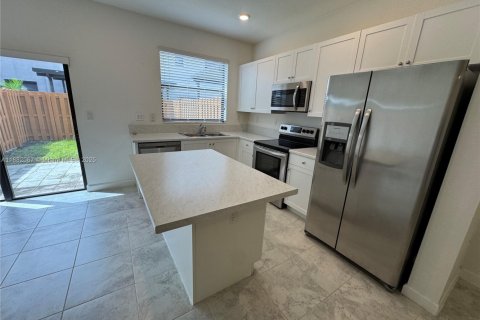 House in Homestead, Florida 3 bedrooms, 123.19 sq.m. № 1931759 - photo 3