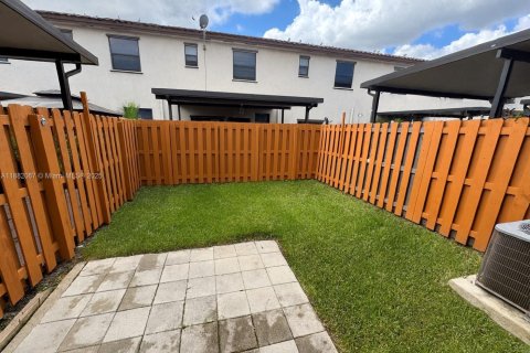 House in Homestead, Florida 3 bedrooms, 123.19 sq.m. № 1931759 - photo 2