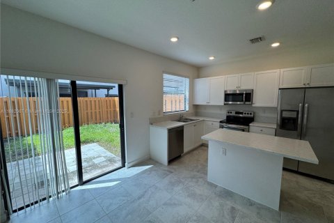 House in Homestead, Florida 3 bedrooms, 123.19 sq.m. № 1931759 - photo 5