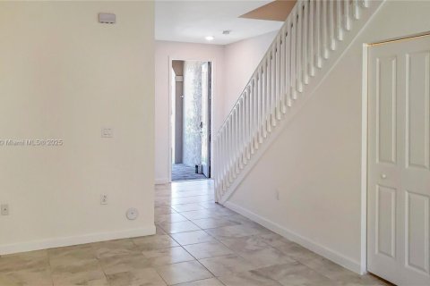 House in Homestead, Florida 3 bedrooms, 123.19 sq.m. № 1931759 - photo 9