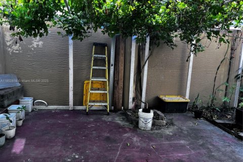 Townhouse in Miami Gardens, Florida 3 bedrooms, 138.52 sq.m. № 1880291 - photo 10