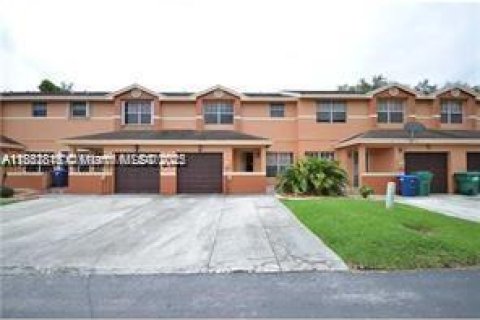 Townhouse in Miami Gardens, Florida 3 bedrooms, 138.52 sq.m. № 1880291 - photo 11