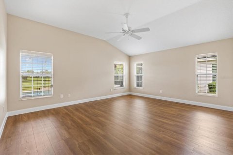 House in The Villages, Florida 3 bedrooms, 203.55 sq.m. № 1902675 - photo 17