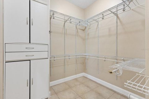 House in The Villages, Florida 3 bedrooms, 203.55 sq.m. № 1902675 - photo 21