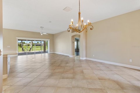 House in The Villages, Florida 3 bedrooms, 203.55 sq.m. № 1902675 - photo 9