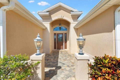 House in The Villages, Florida 3 bedrooms, 203.55 sq.m. № 1902675 - photo 4