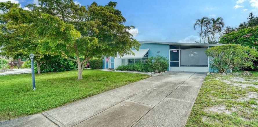 House in Bradenton, Florida 2 bedrooms, 101.91 sq.m. № 1720641