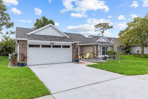 House in Tarpon Springs, Florida 4 bedrooms, 180.79 sq.m. № 1901340 - photo 3