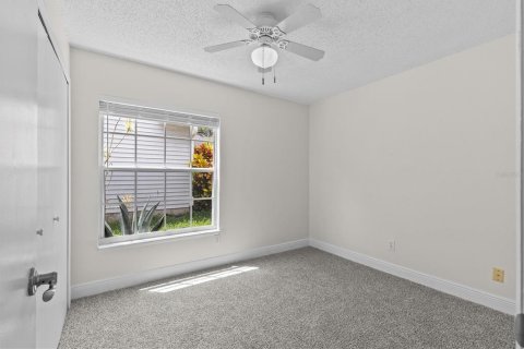 House in Tarpon Springs, Florida 4 bedrooms, 180.79 sq.m. № 1901340 - photo 27