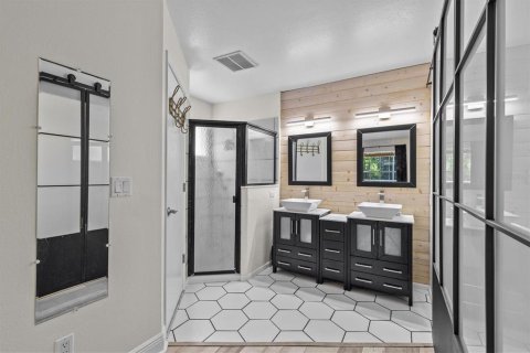 House in Tarpon Springs, Florida 4 bedrooms, 180.79 sq.m. № 1901340 - photo 19