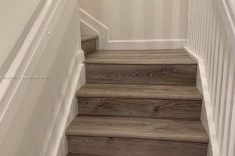 Снять в аренду таунхаус в Хомстед, Флорида 3 спальни, 157.47м2, № 1998351 - фото 16