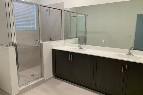 Снять в аренду таунхаус в Хомстед, Флорида 3 спальни, 157.47м2, № 1998351 - фото 25