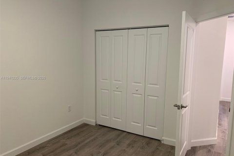 Снять в аренду таунхаус в Хомстед, Флорида 3 спальни, 157.47м2, № 1998351 - фото 15