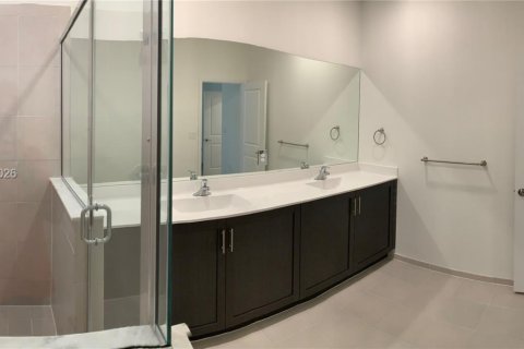 Снять в аренду таунхаус в Хомстед, Флорида 3 спальни, 157.47м2, № 1998351 - фото 22