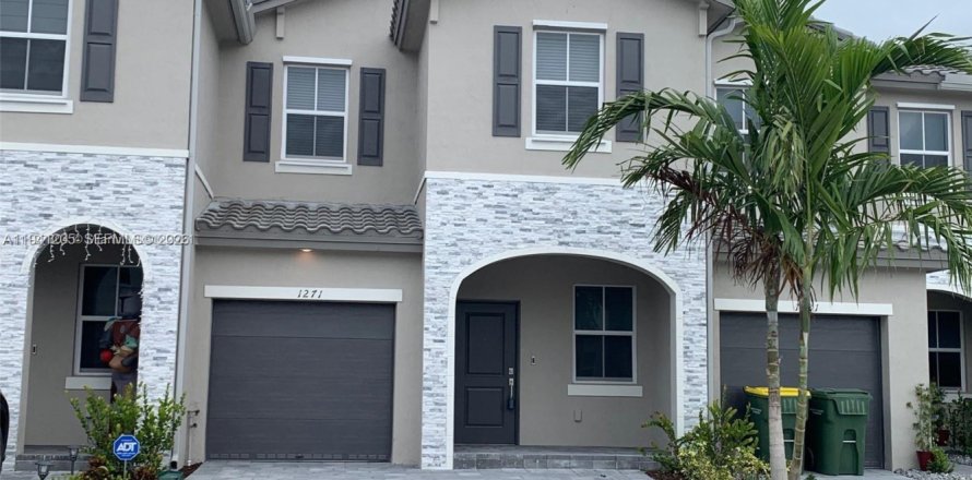 Таунхаус в Хомстед, Флорида 3 спальни, 157.47м2 № 1998351