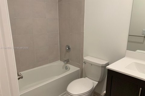 Снять в аренду таунхаус в Хомстед, Флорида 3 спальни, 157.47м2, № 1998351 - фото 19