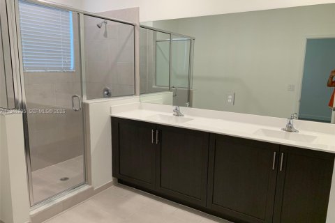 Снять в аренду таунхаус в Хомстед, Флорида 3 спальни, 157.47м2, № 1998351 - фото 24