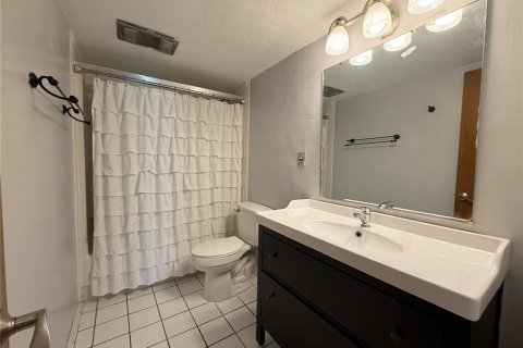 Villa ou maison à louer à Haines City, Floride: 2 chambres, 121.61 m2 № 2408904 - photo 8