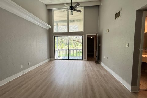 Villa ou maison à louer à Haines City, Floride: 2 chambres, 121.61 m2 № 2408904 - photo 11